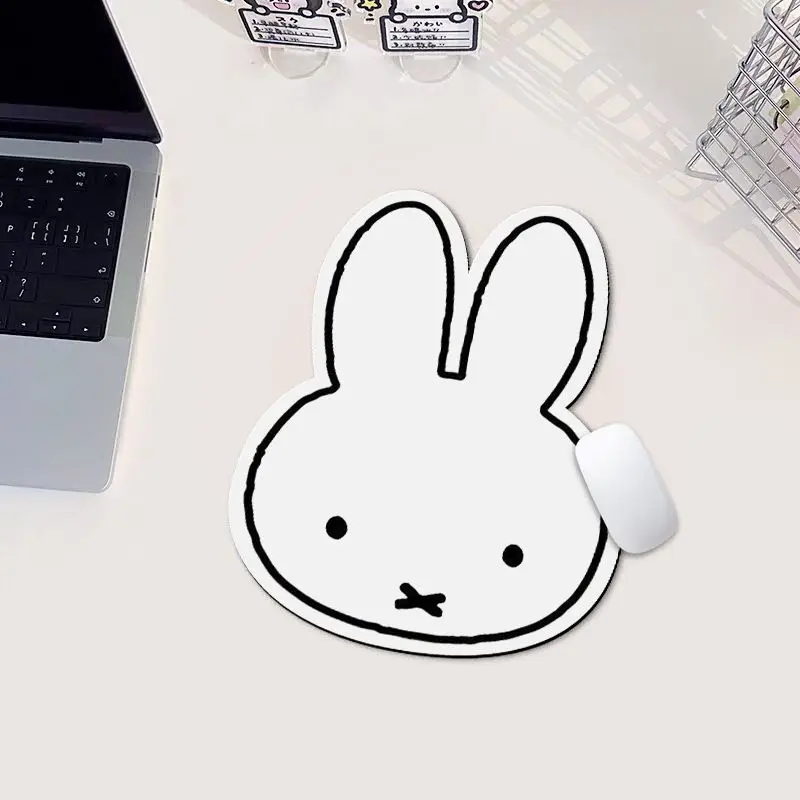 かわいいミッフィーのウサギ型マウスパッド、おしゃれなオフィス - Office Furniture のレビューと価格